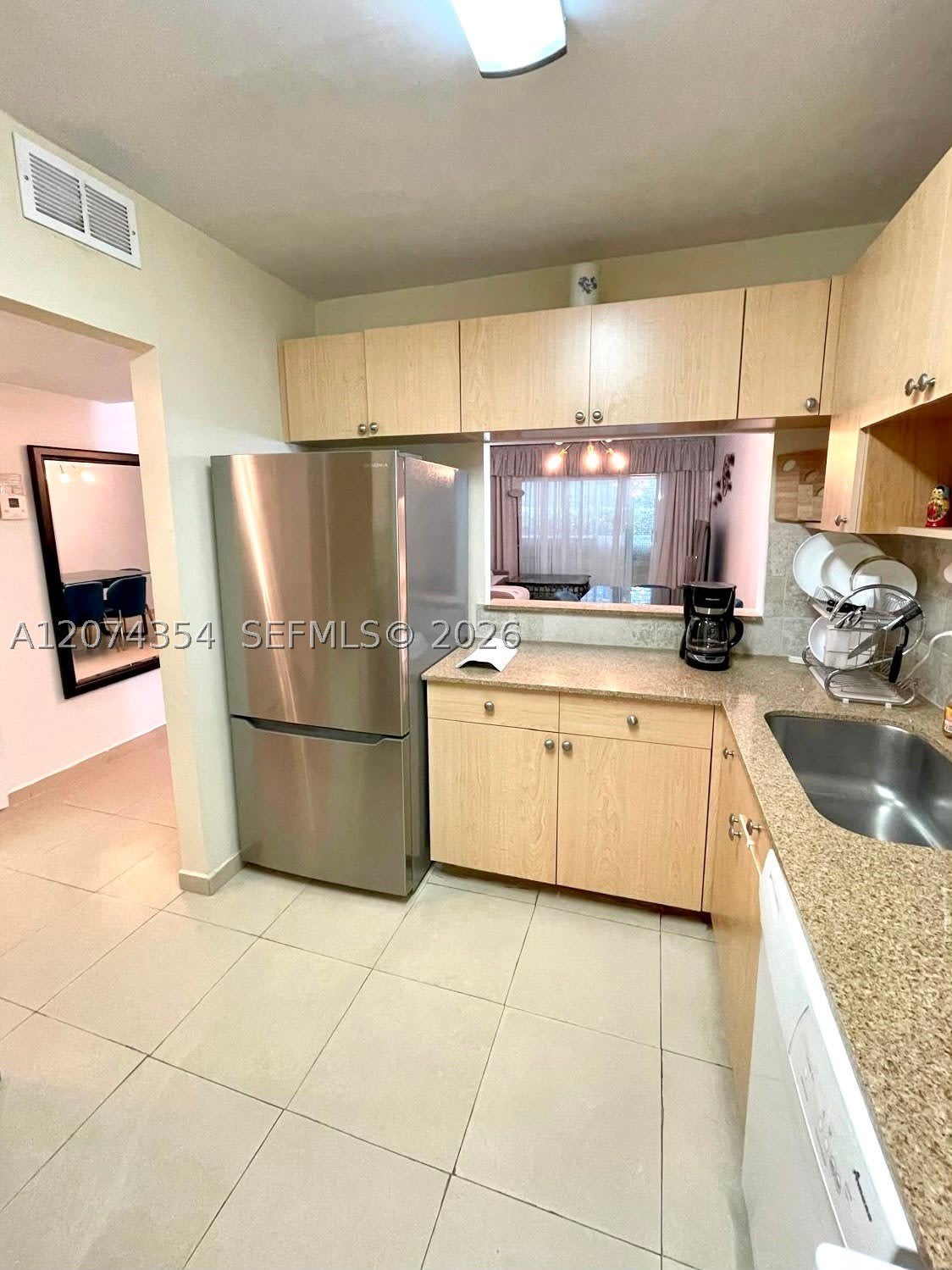 981 Hillcrest Ct – photo 3