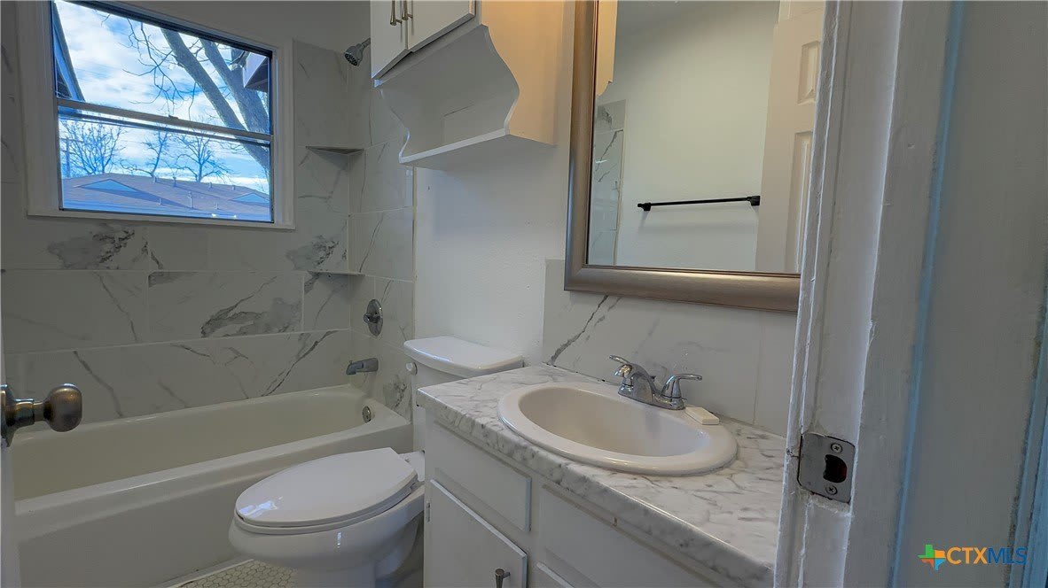 1002 N 12 – photo 5