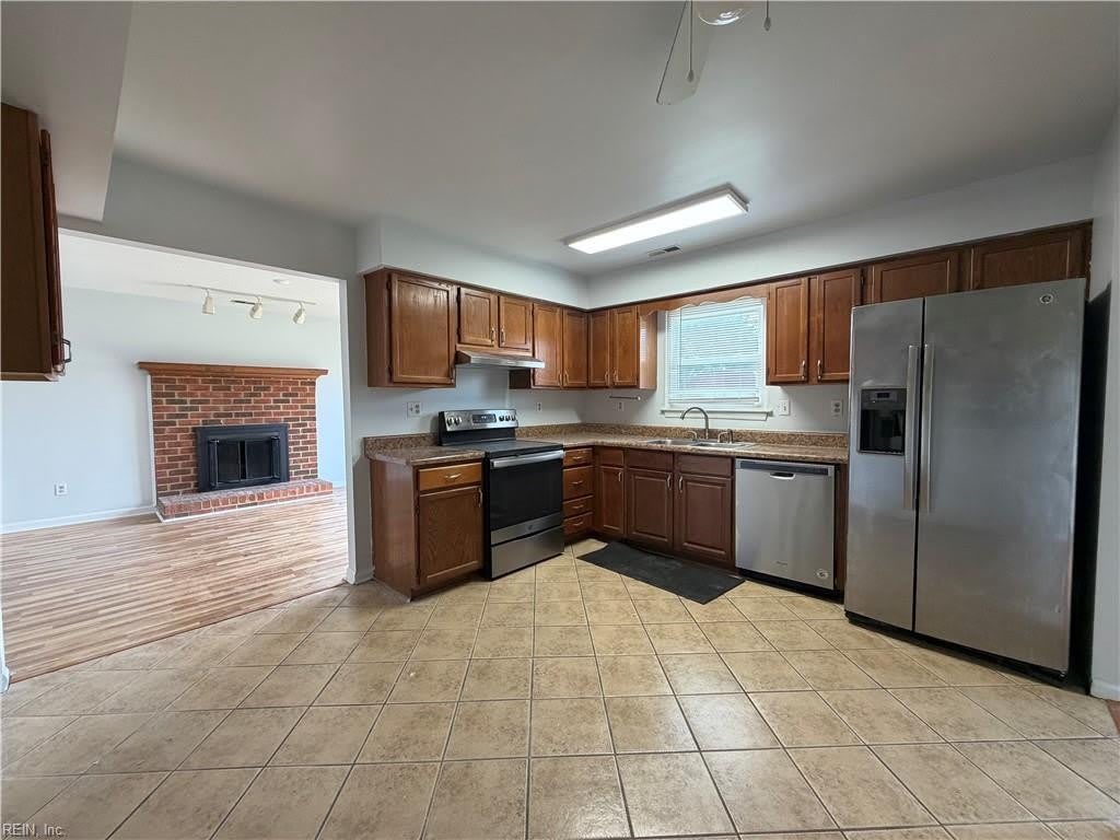 2005 Falls Church Court – photo 4