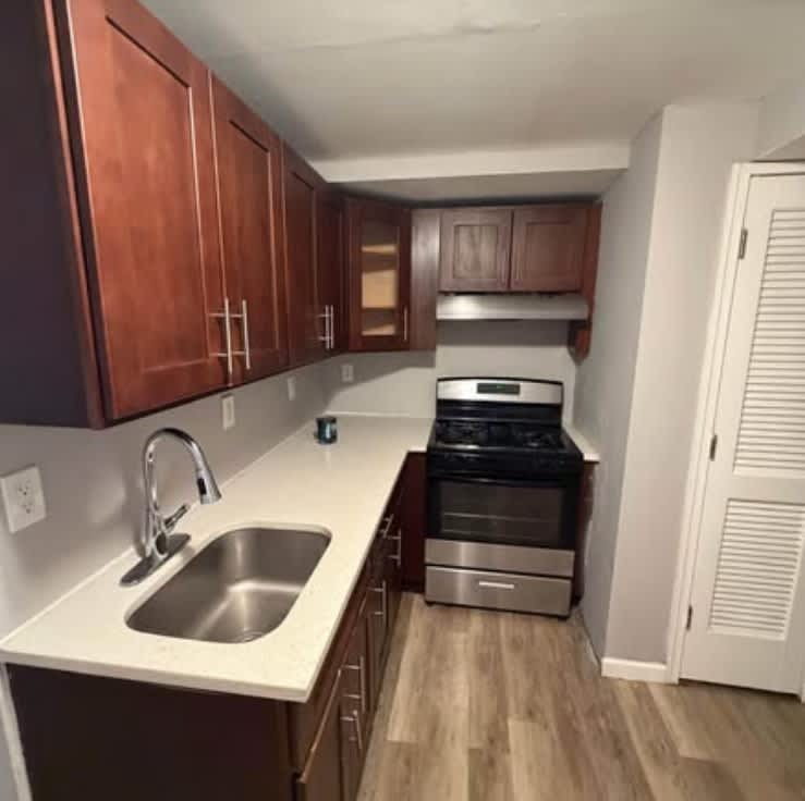 297 Hawthorne Ave – photo 4