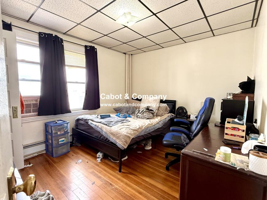 10 Craigie St. – photo 1