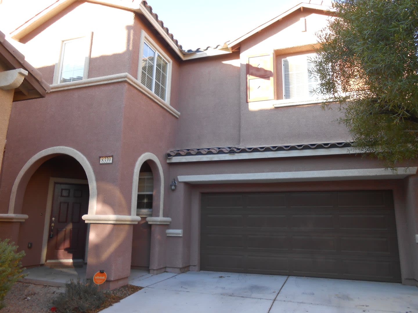 Fantastic 2 Story Home in Mountains Edge with Community Pool – photo 2
