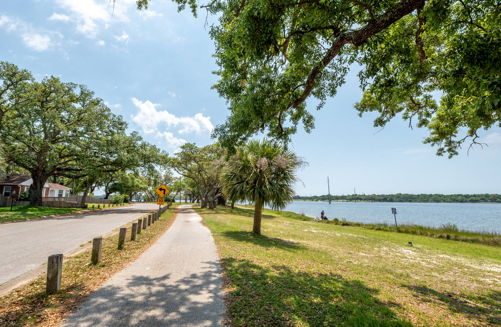 Welcome to this Beautifully Furnished 3/2 Home at Navy Point! – photo 4