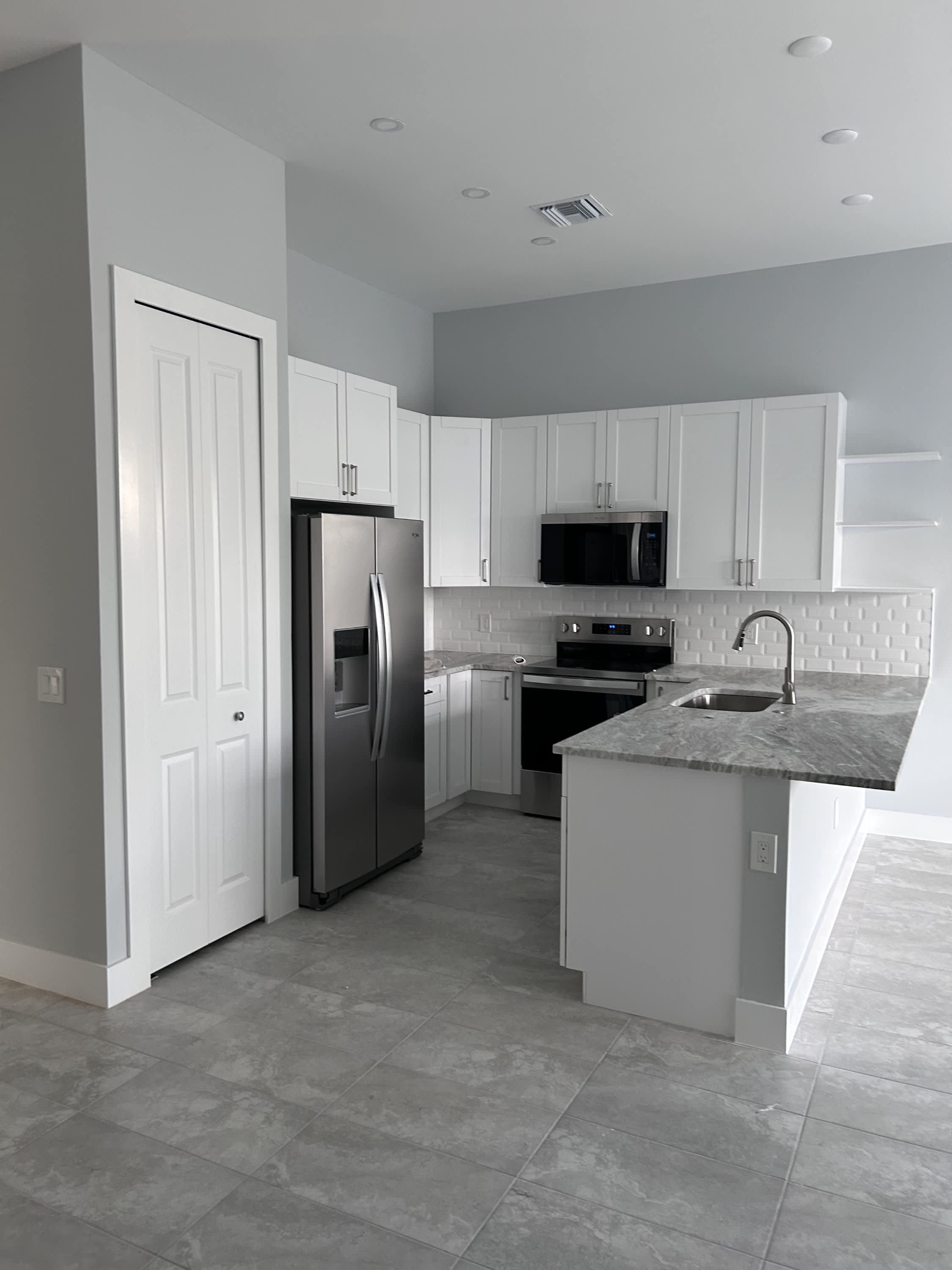 5274 Coronado Parkway – photo 3