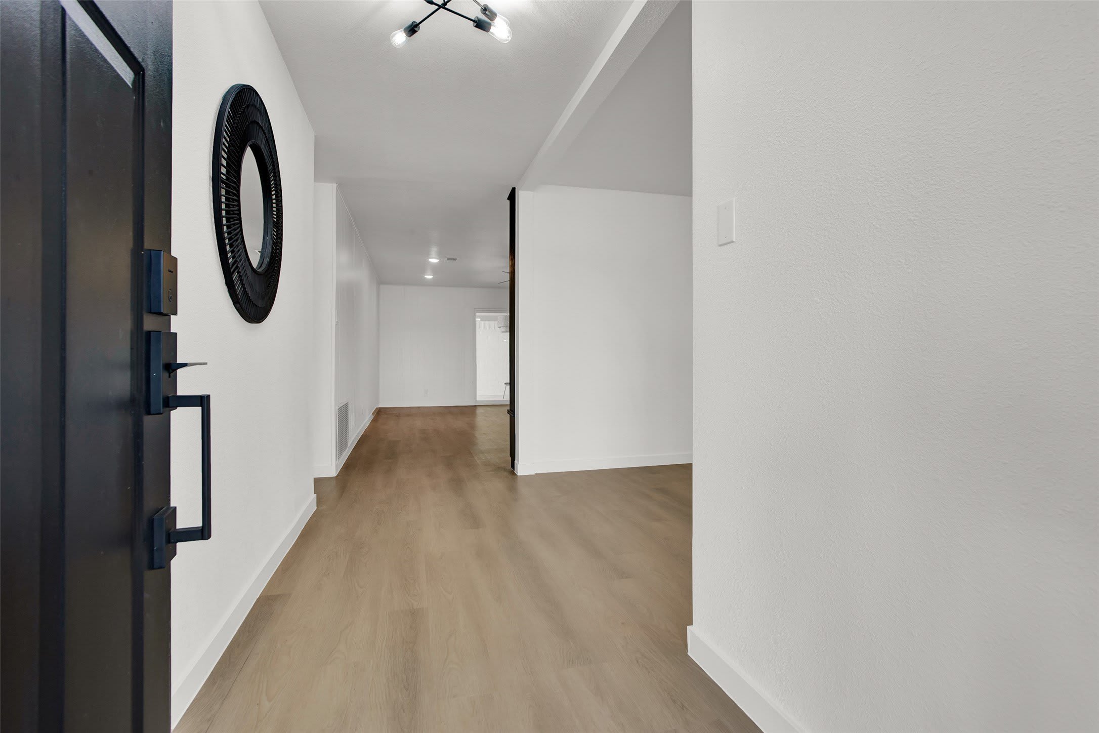 2910 W Crawford Street – photo 3