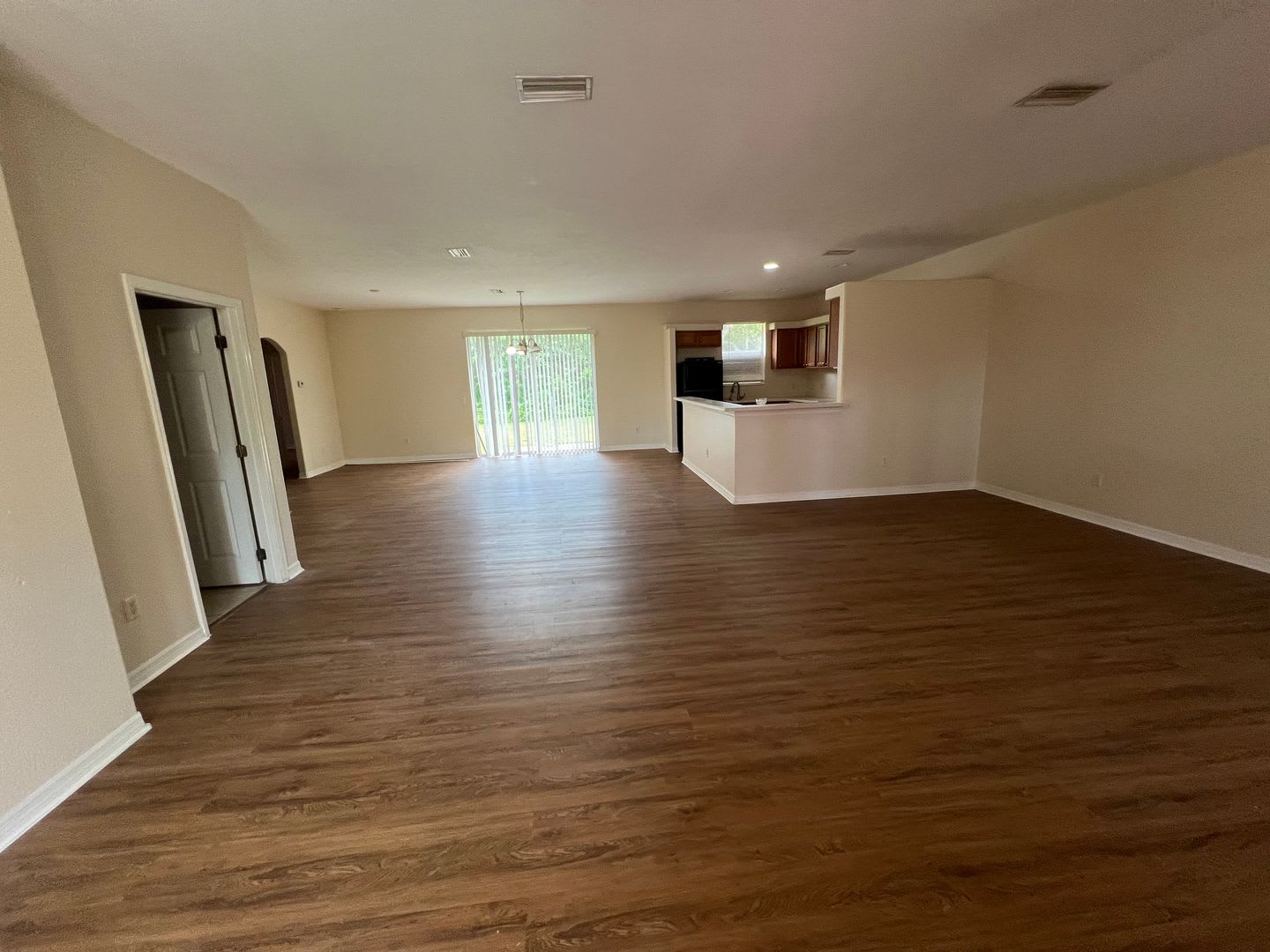 Available 9/15/26 -- $1,650 ** 3 Bed / 2 Bath * Single Family Home – photo 2