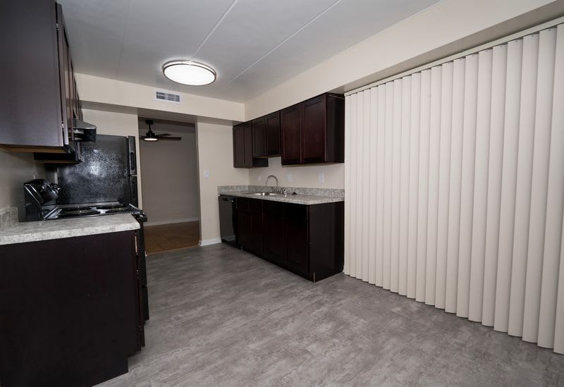Ashley Apartments – photo 2