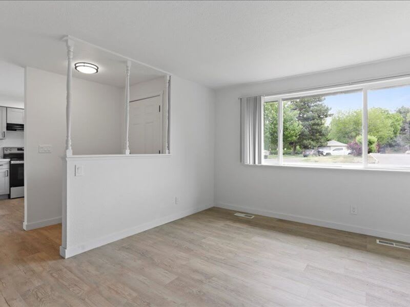 724 S. Morain St. – photo 3