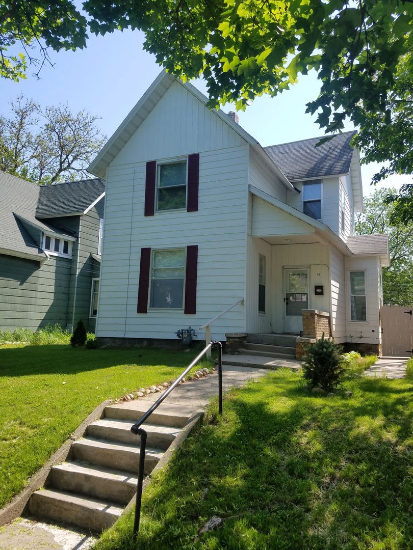 Downtown 2 Story Cottage Monthly Grand Rapids Rental – photo 1