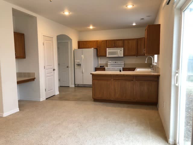 4 Bedroom 2.5 Bath with 2 car garage – photo 3