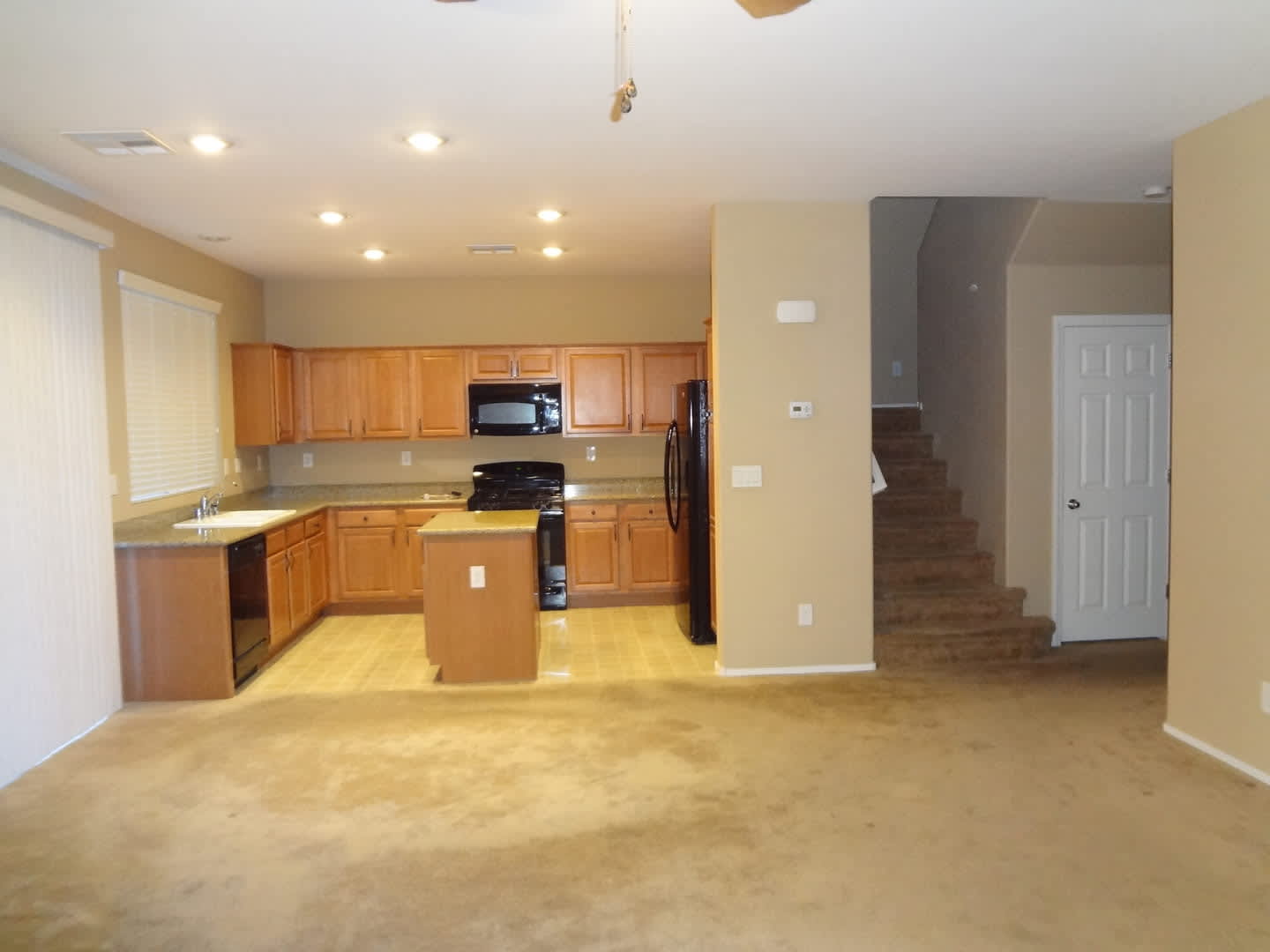 BEAUTIFUL 2,022 SQ. FT. HOME HAS 4 BEDROOM, 2.5 BATHROOM, 2 CAR GARAGE – photo 4