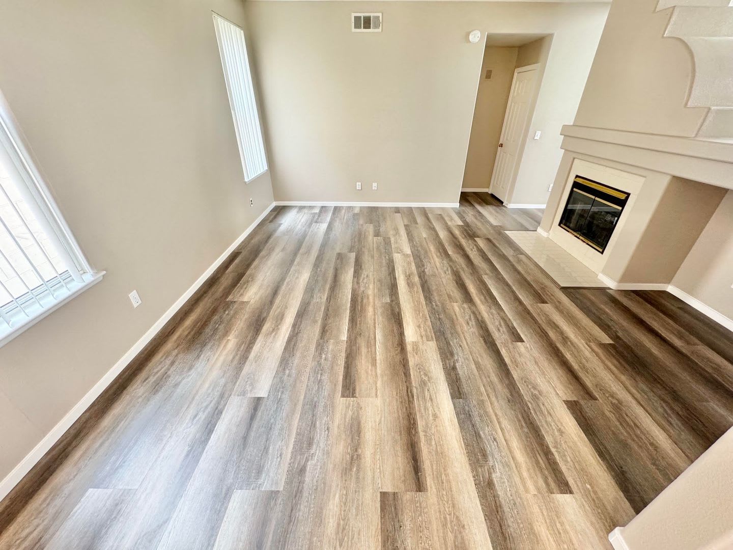 BEAUTIFUL 4 BEDROOM, 2.5 BATHS HOME IN SUMMERLIN!! – photo 3