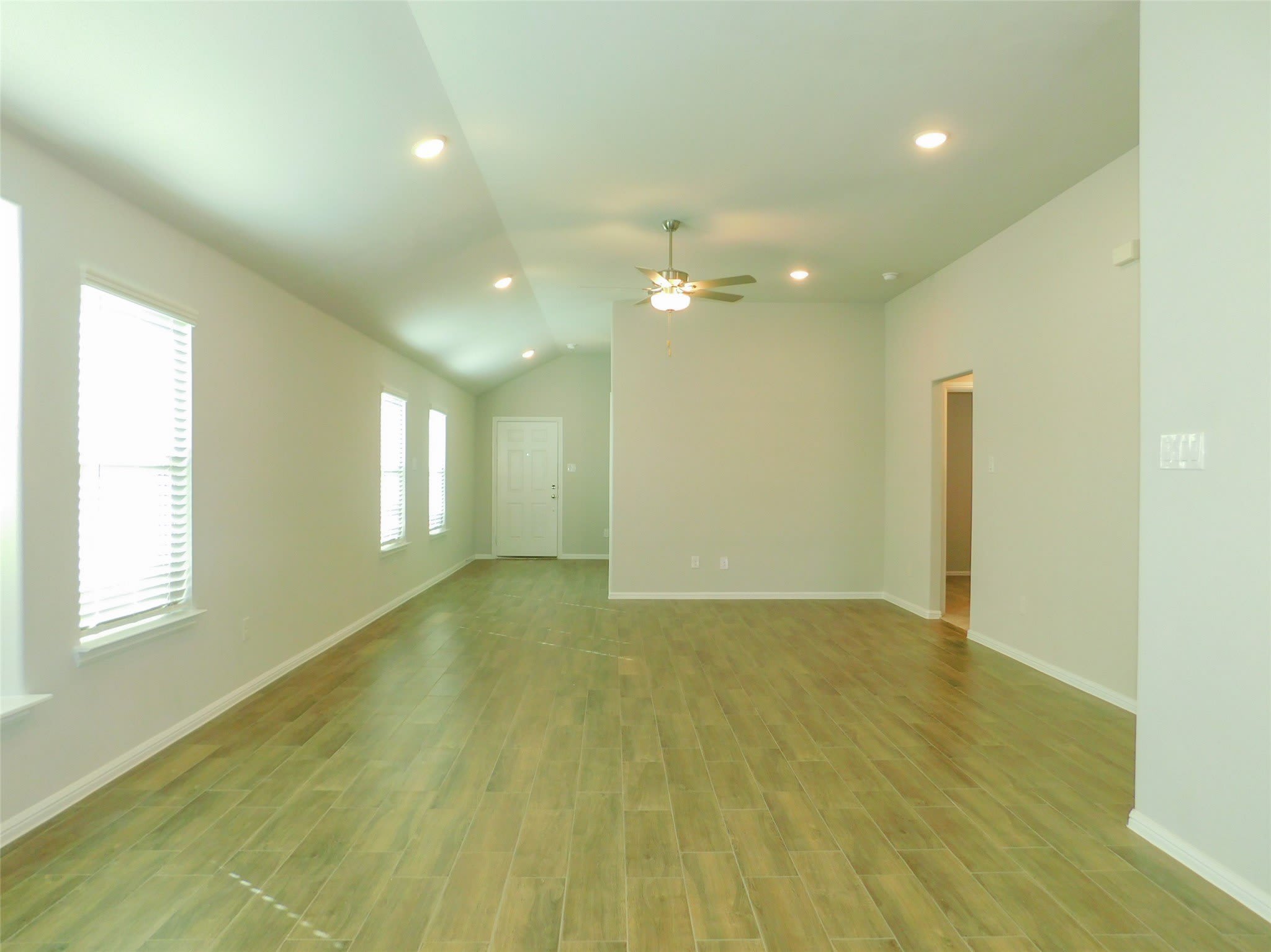 14017 Earlham Street – photo 5