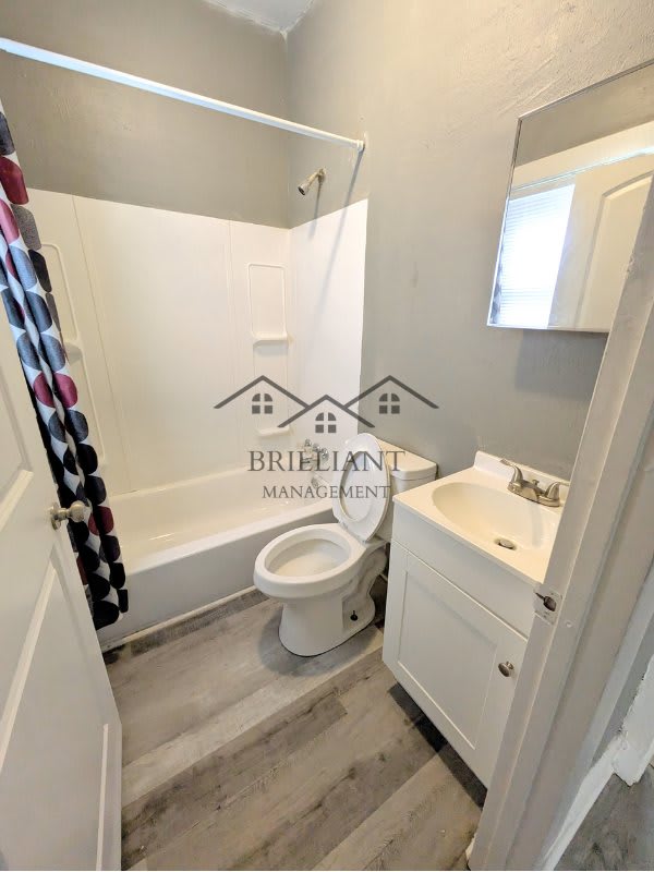2239 East 34th Street – photo 3