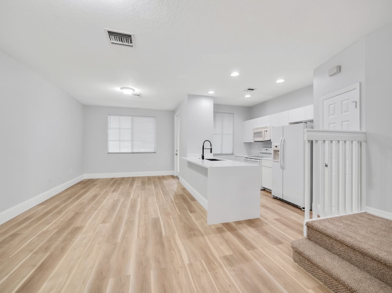 1954 Southwest 60Th Avenue 1 – photo 2