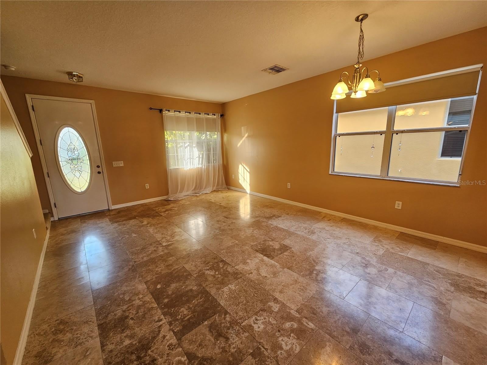 1881 STRATHMORE Circle – photo 2