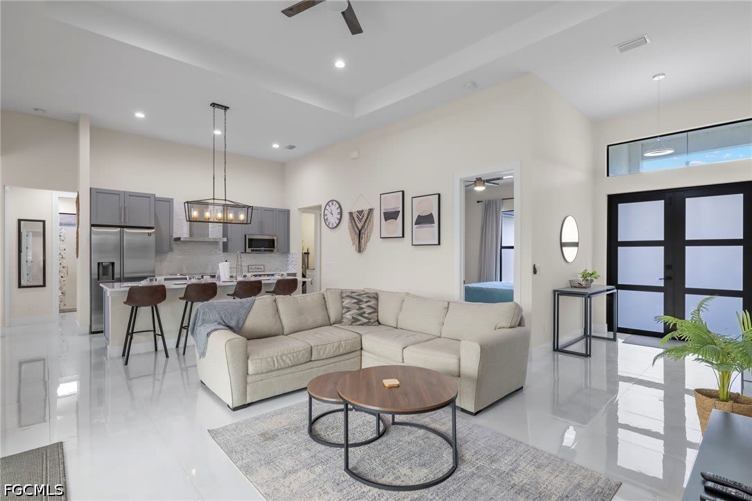1137 SW 18th Court – photo 4