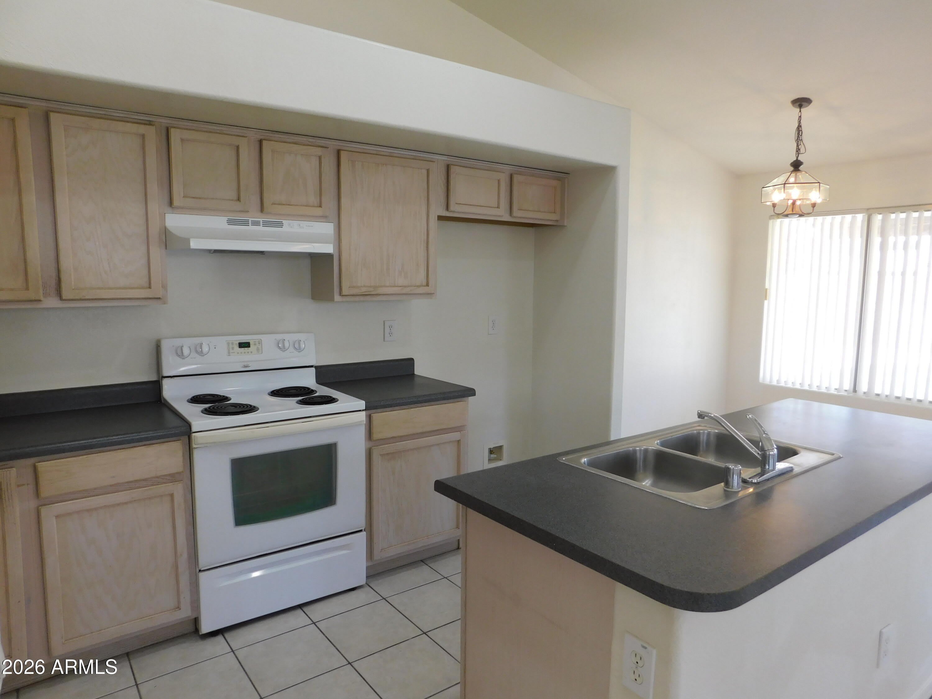 2430 E FAIRVIEW Street – photo 4