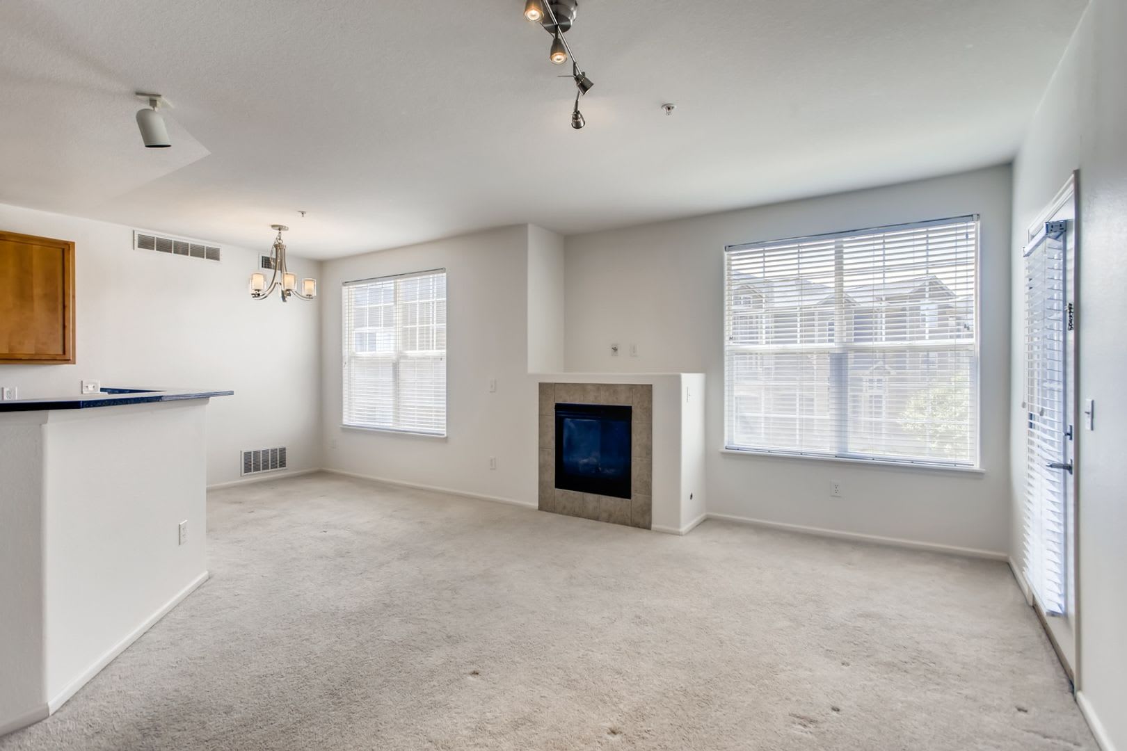 Charming 2BR Condo in Erie – photo 4
