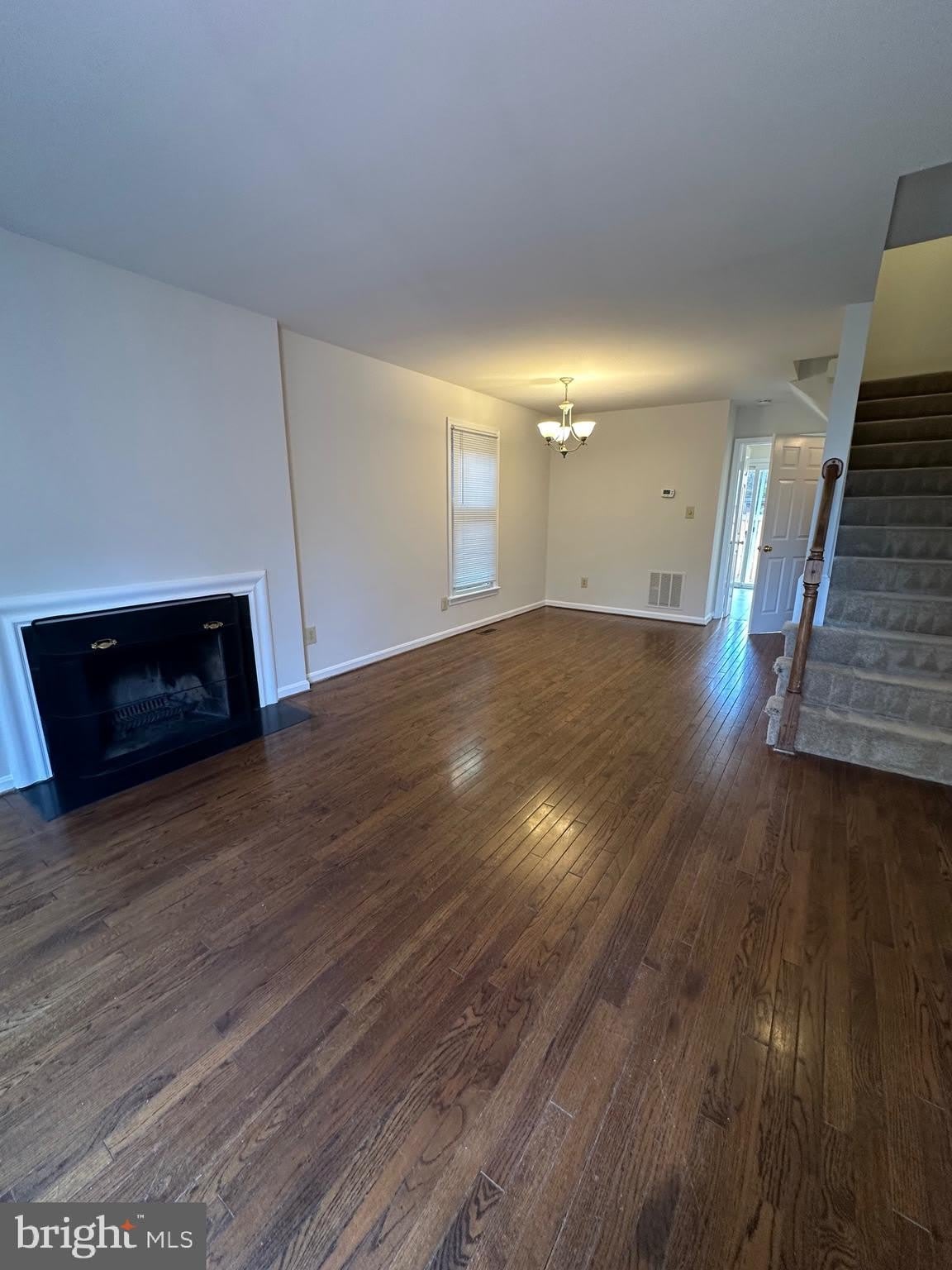 529 COLECROFT Court – photo 2