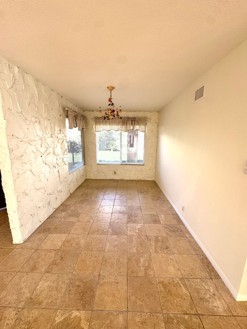 Spacious Single Story Ondulando home on a cul-de-sac. – photo 4