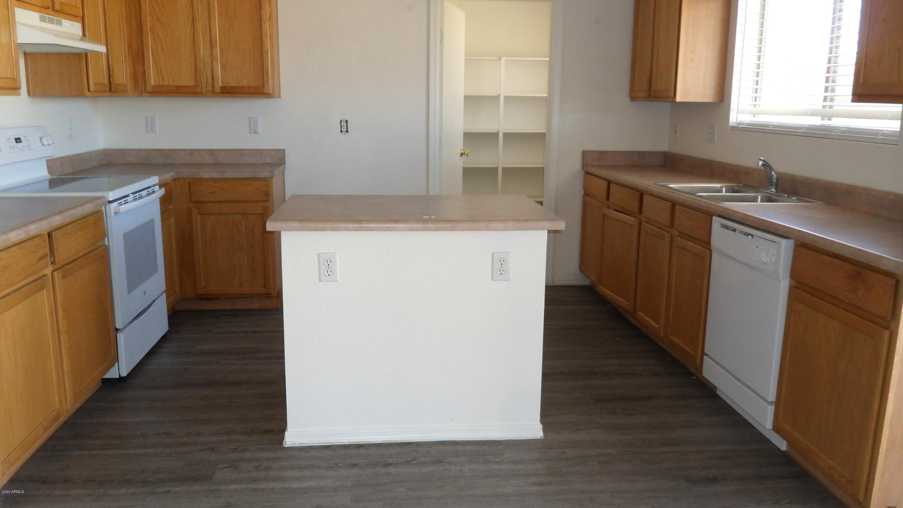 910 E Beth Drive – photo 4