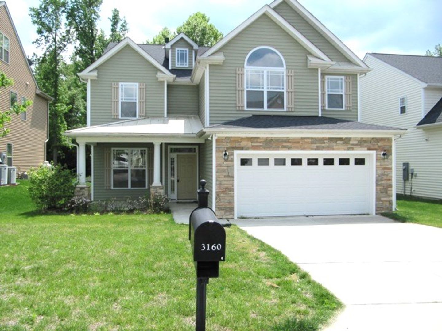 Coming Soon One Month Free Rent Discover Your New Haven This Home Offers A Perfect Blend Of Comfort And Style – photo 1