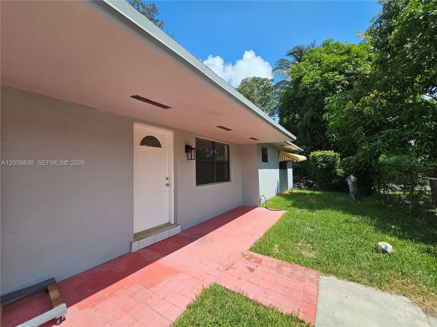 1373 NE 144th St – photo 1