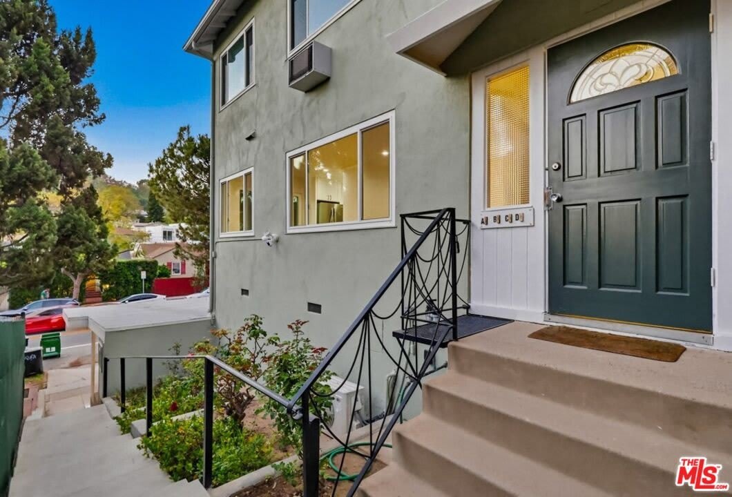 1828 Silver Lake Blvd – photo 1