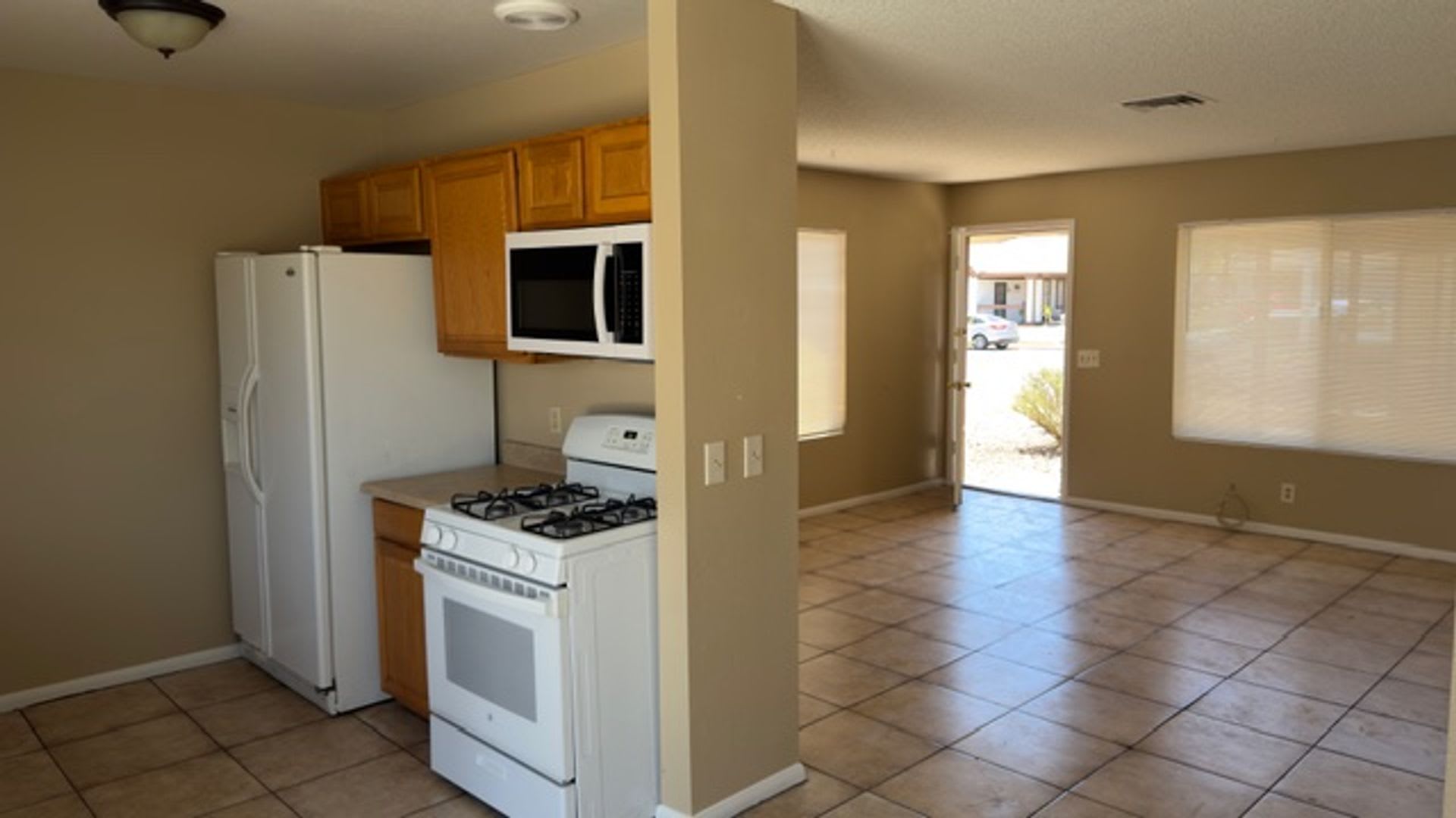 Beautiful home with attached patio, garage & carport!!!!! – photo 2