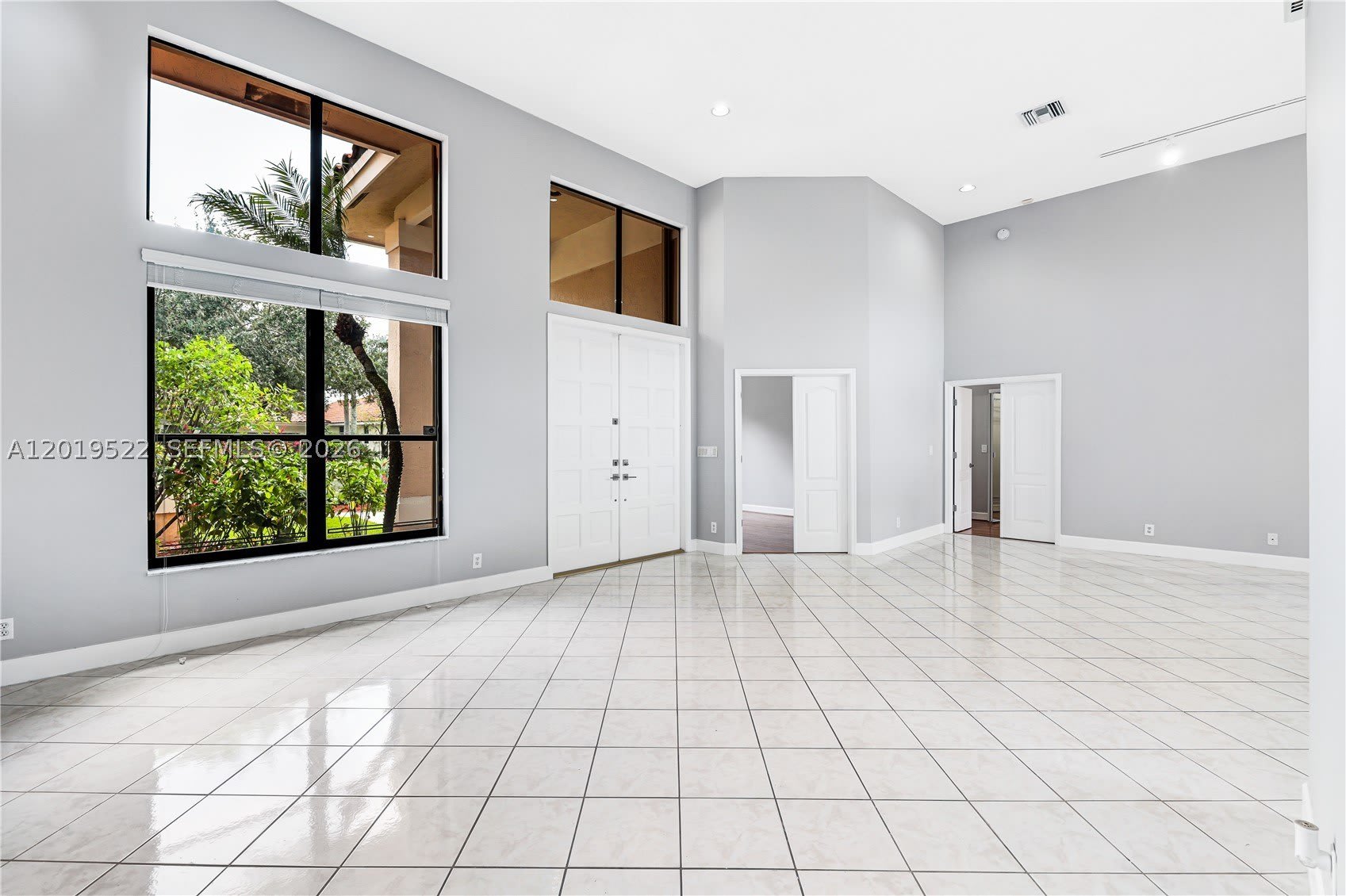 1256 Manor Dr S – photo 5