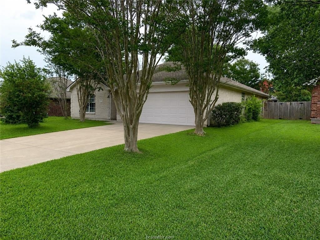 1206 Mullins Court – photo 2