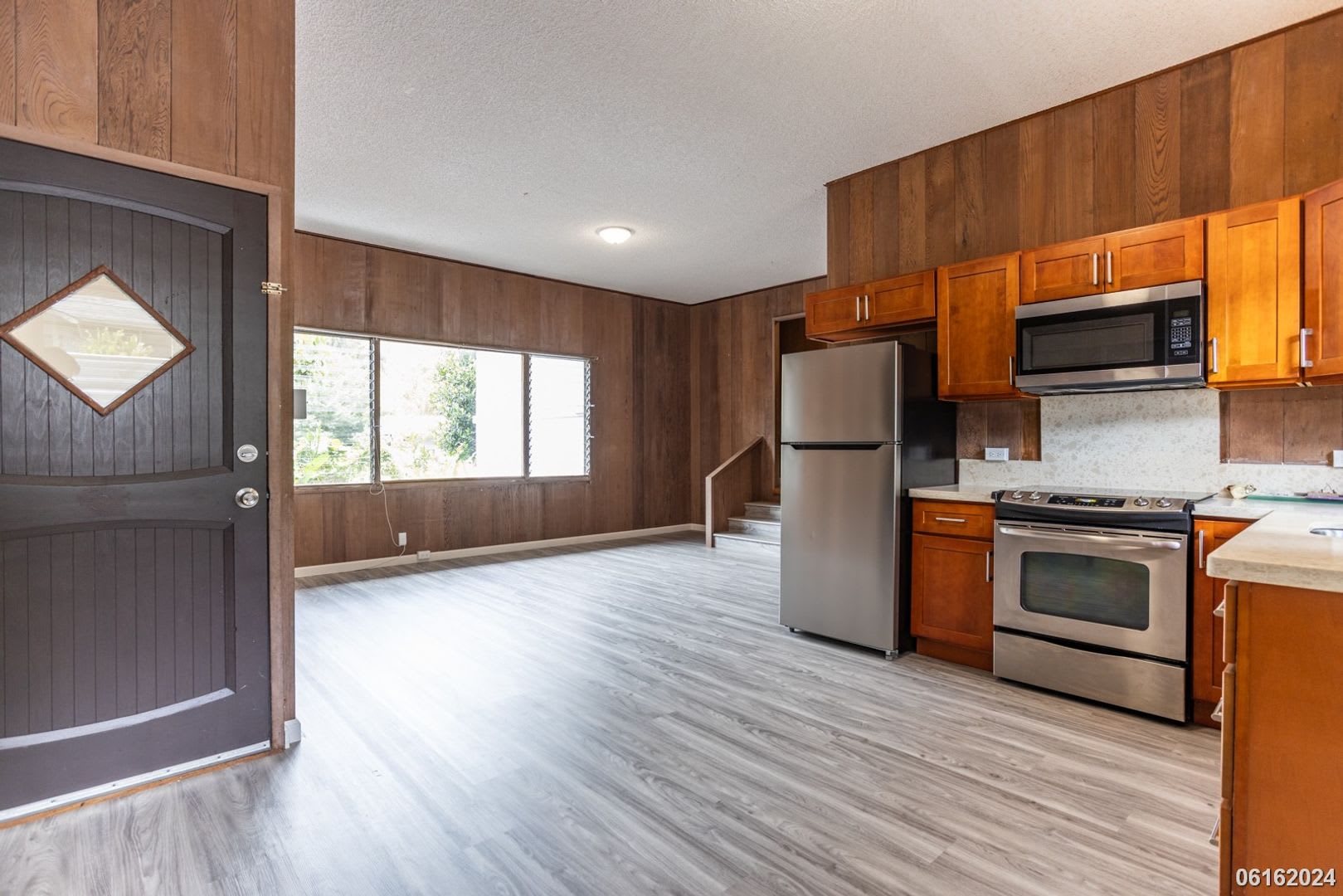 Recently Renovated 2BR/1BA/1 covered PKG in Kalihi Valley! – photo 5