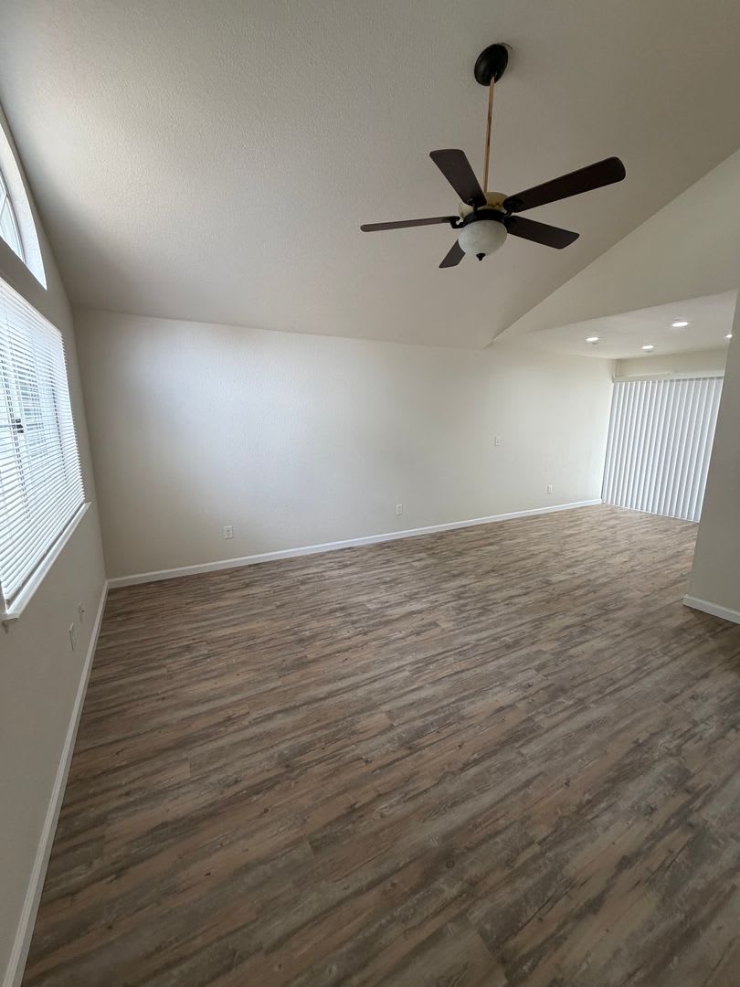 Home for rent – photo 2