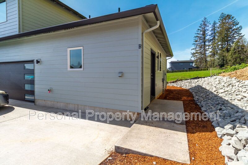 1801 N 20th Ct – photo 2