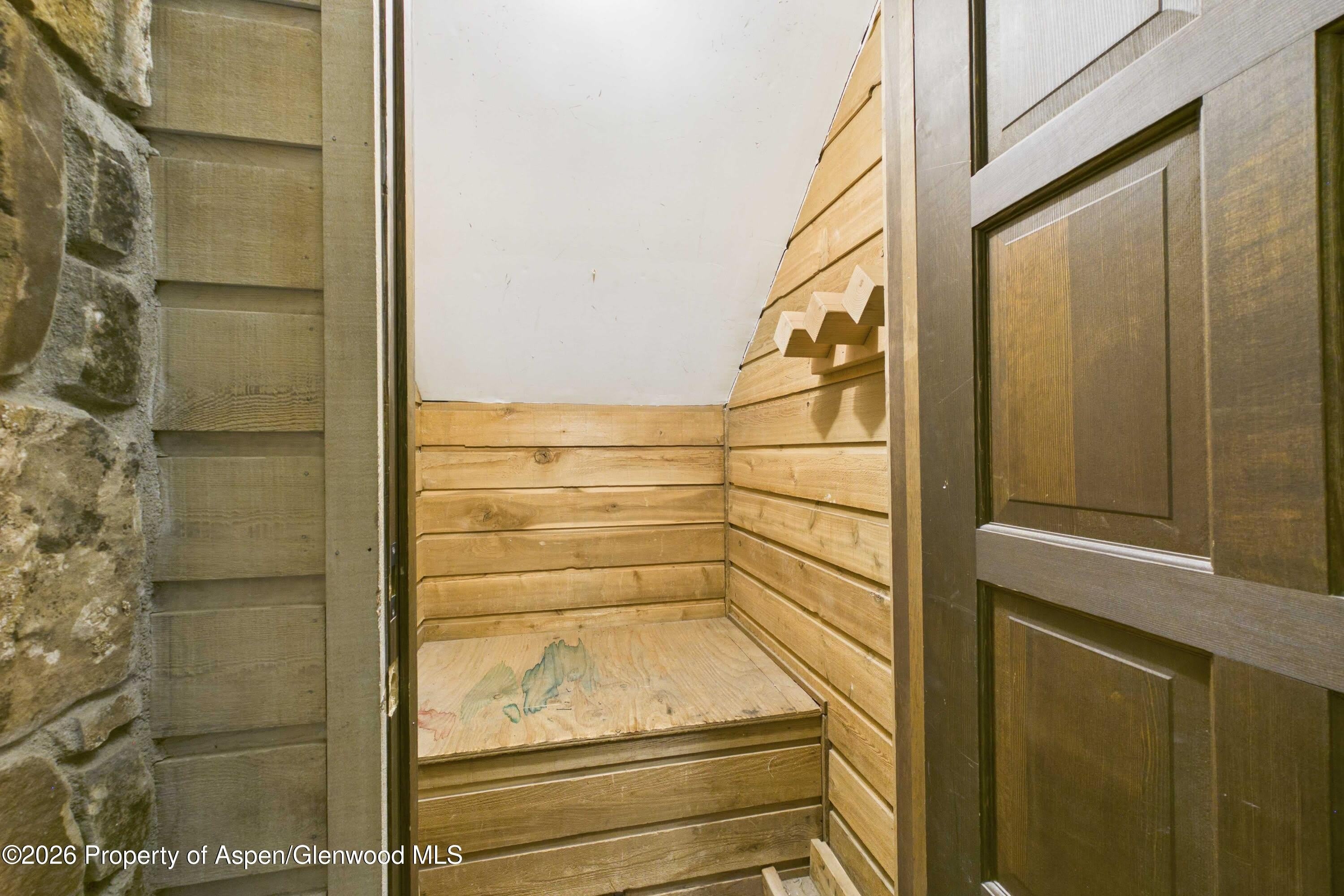 651 S Monarch Street – photo 4