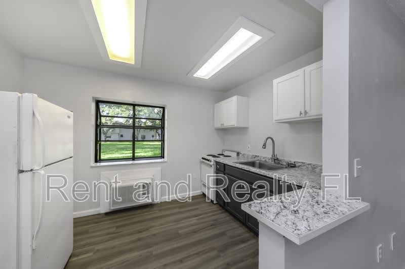 2122 Bradford Street – photo 4