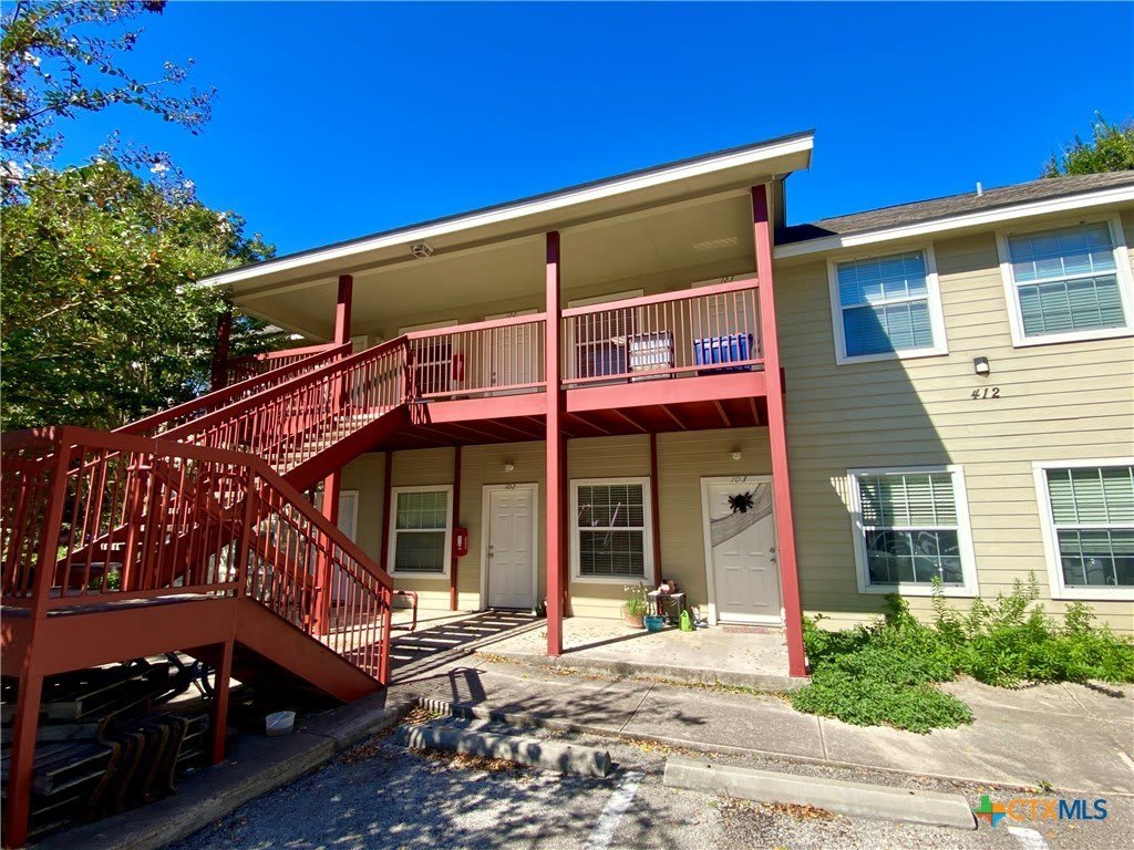 412 Burleson Street – photo 1