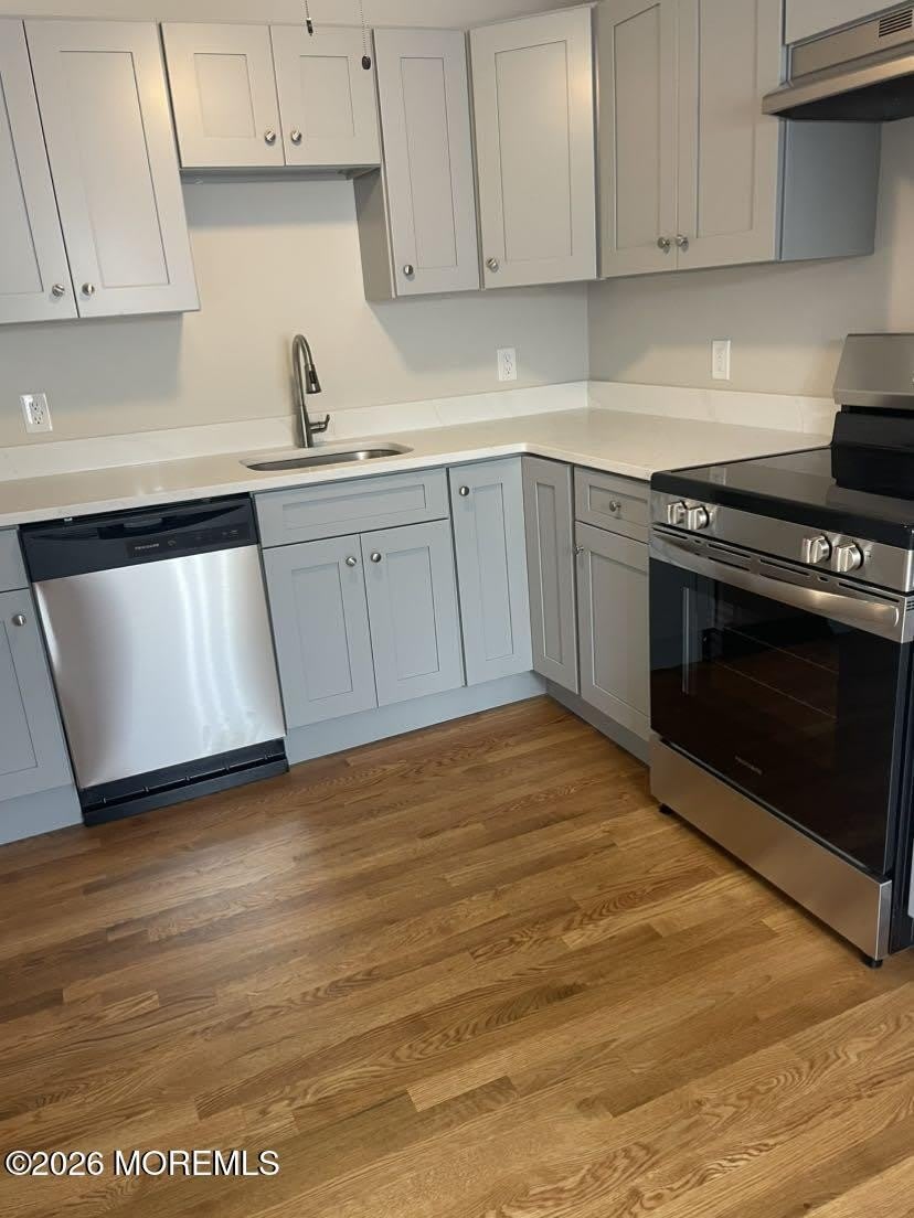 735 Greens Avenue – photo 4