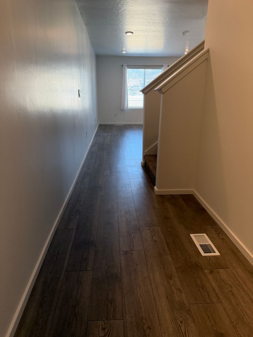 Beautiful Like New Townhome In Spanish Fork 4 Bed 3 5 Bath Finished Basement With Kitchen Available Aug 1 – photo 3