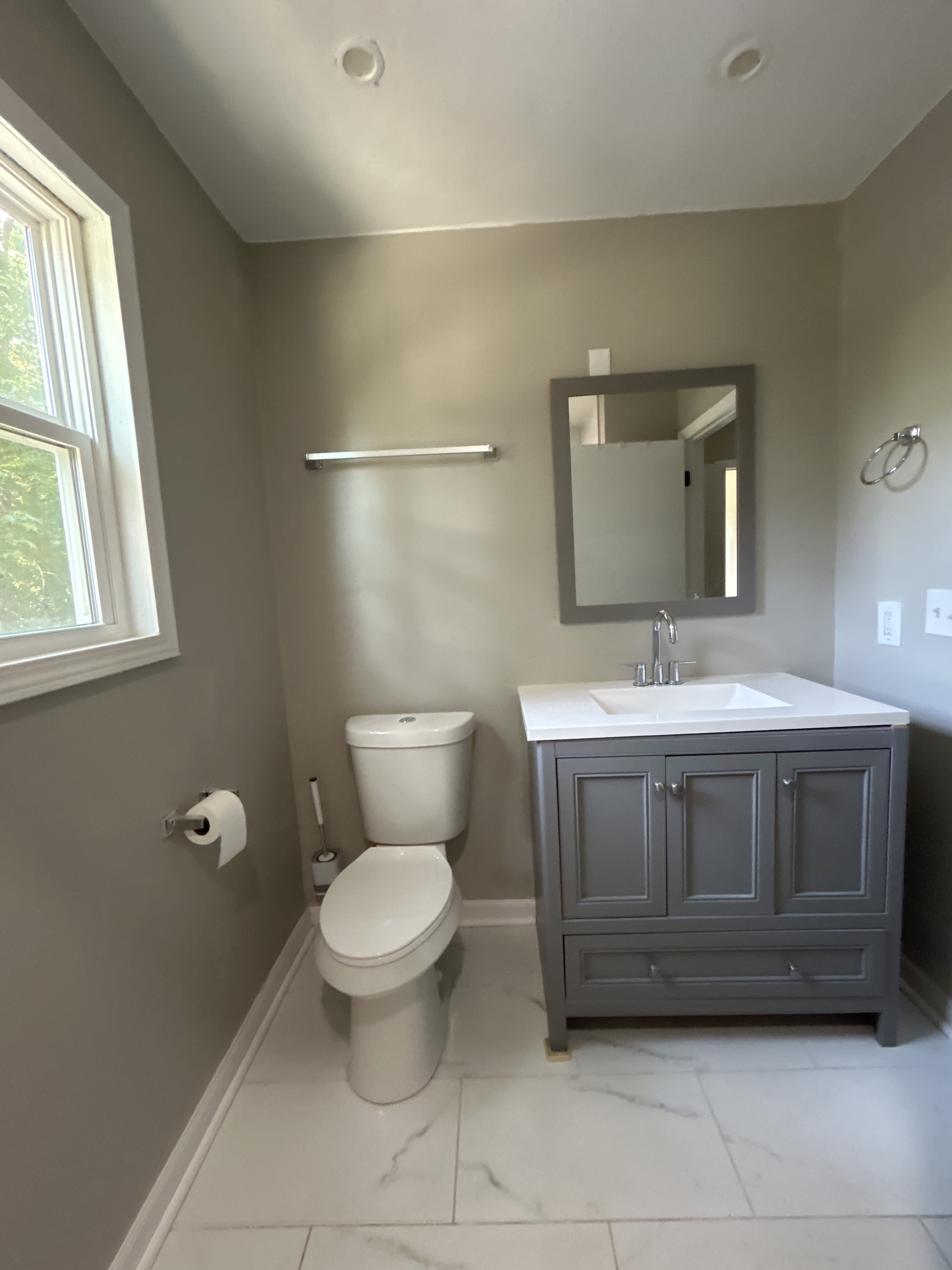 555 Glencove Dr – photo 3
