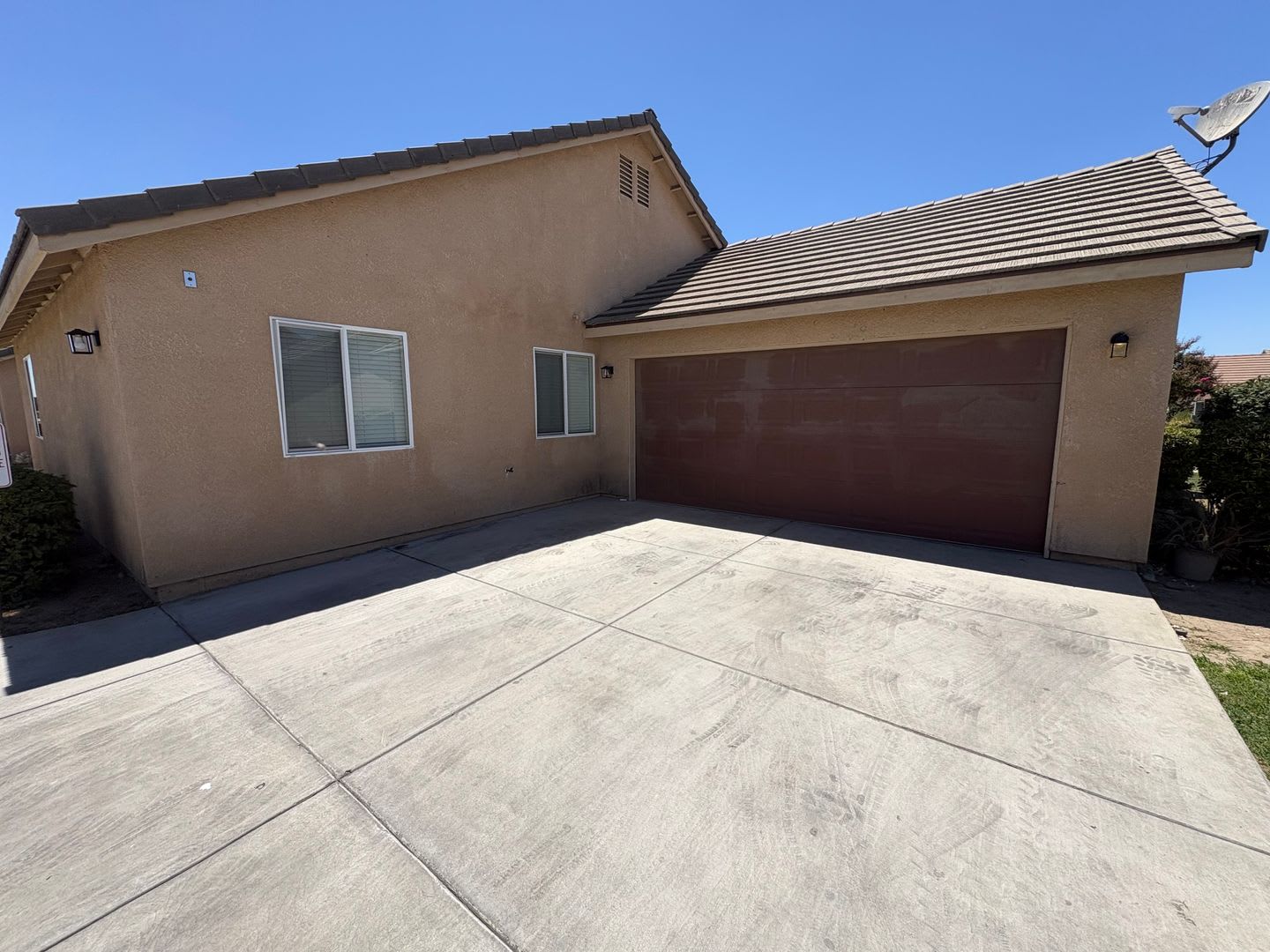 Charming apartment home located on Bella Oaks Drive! Available Now! – photo 4
