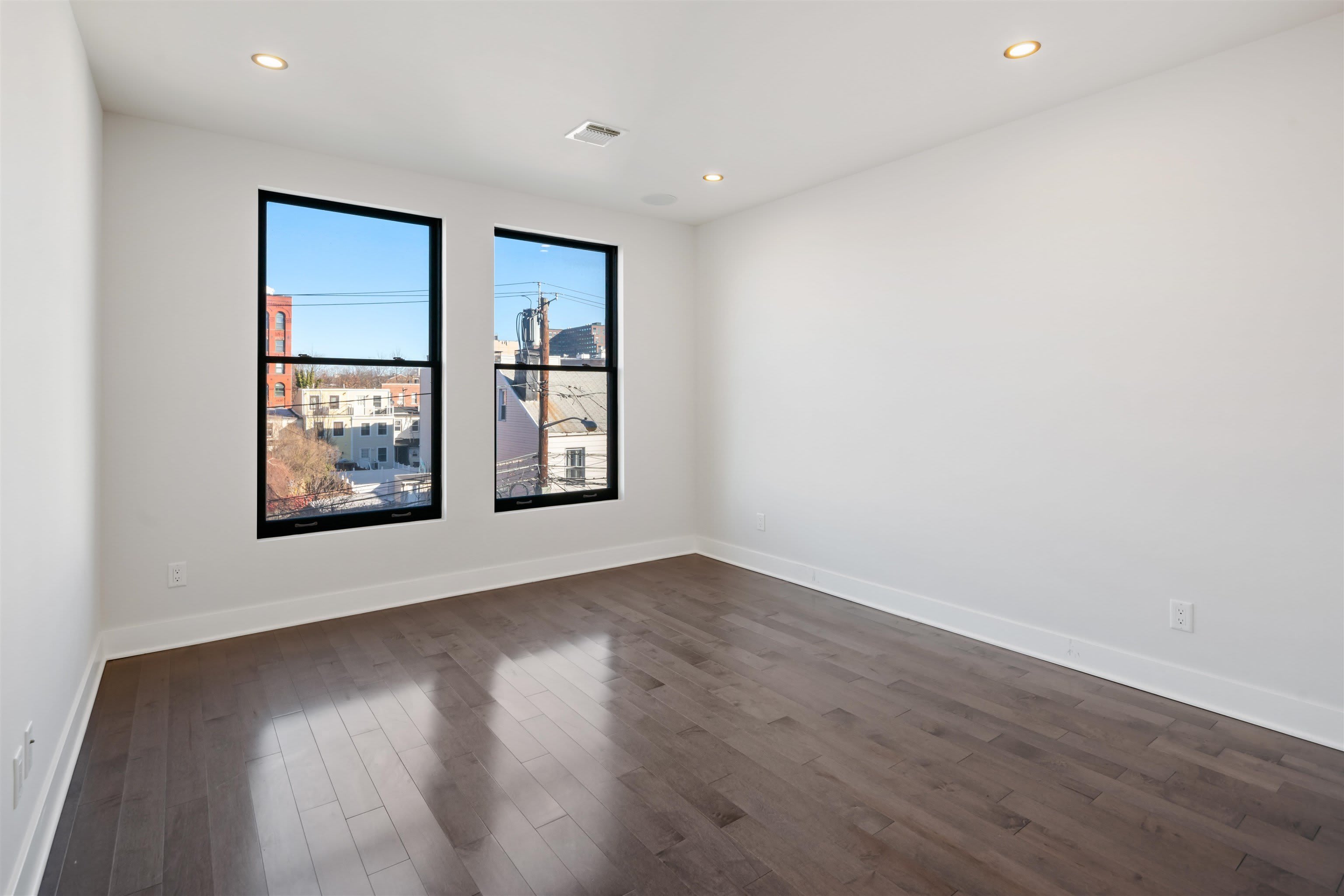 227 4Th St – photo 4