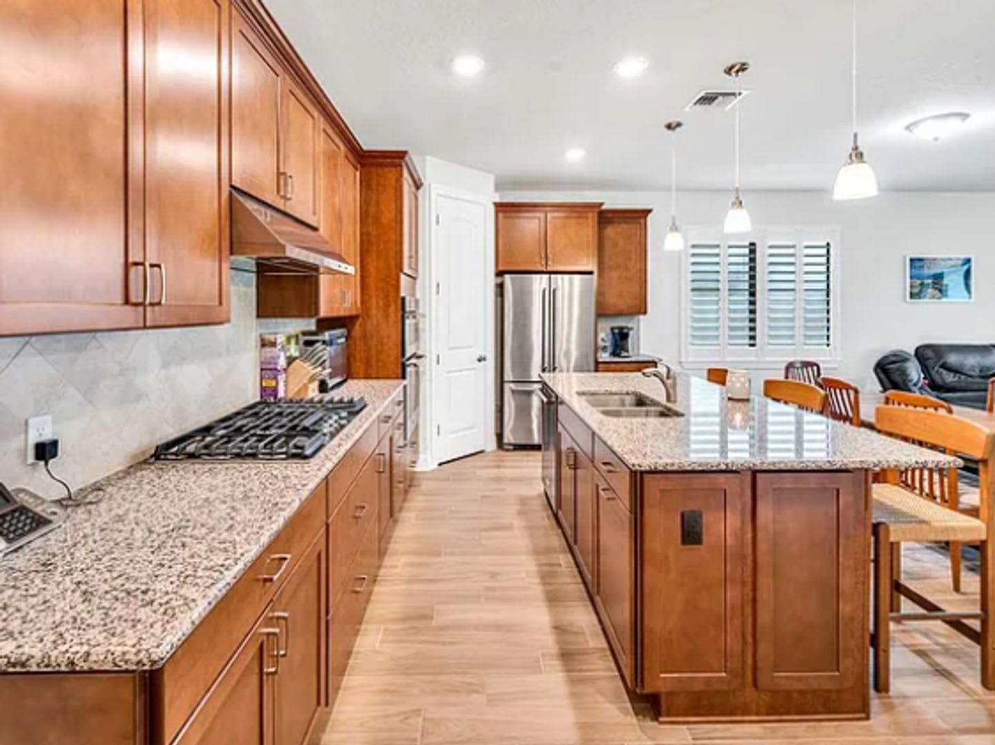 Beautiful Home On A Corner Lot – photo 2