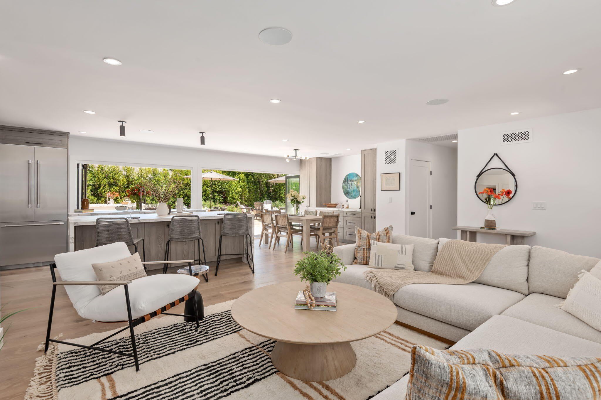 2402 Calle Montilla – photo 1