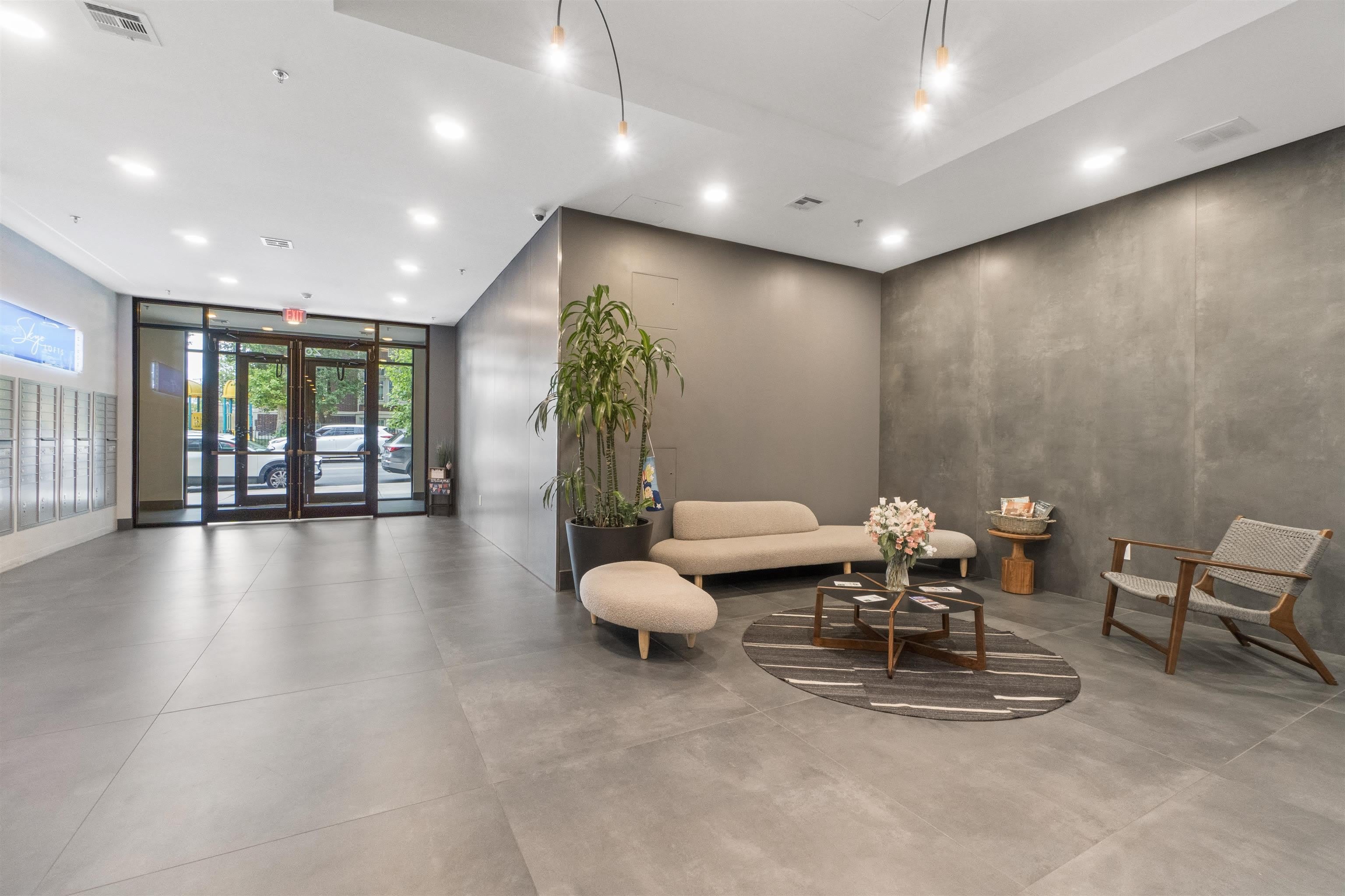 260 AVENUE E – photo 2