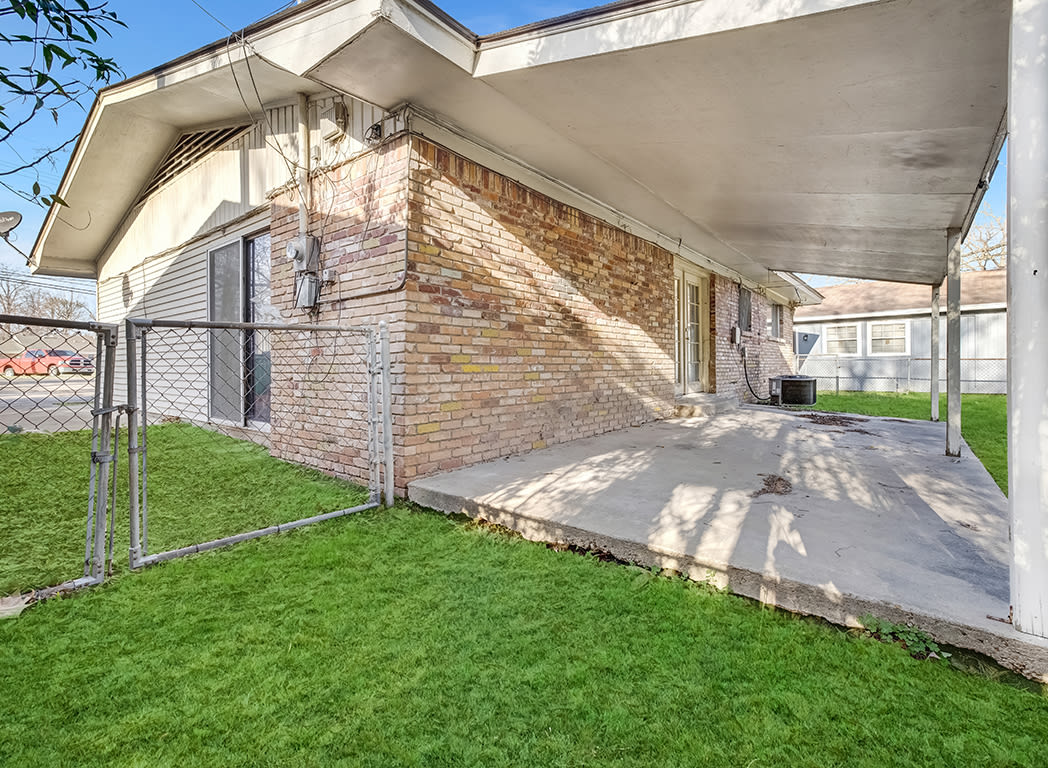 733 Arizona Ave – photo 2