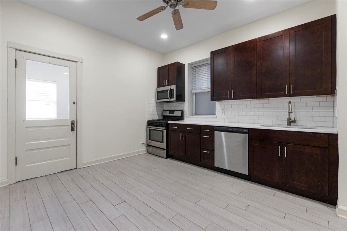 3046 N Kenmore Ave – photo 4