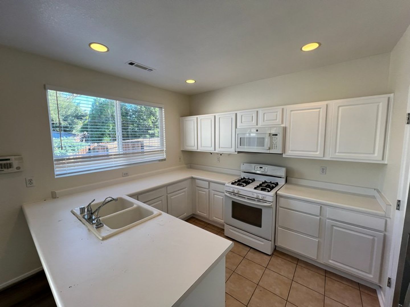 <b>South East Reno Four Bedroom Home<br><br> – photo 5