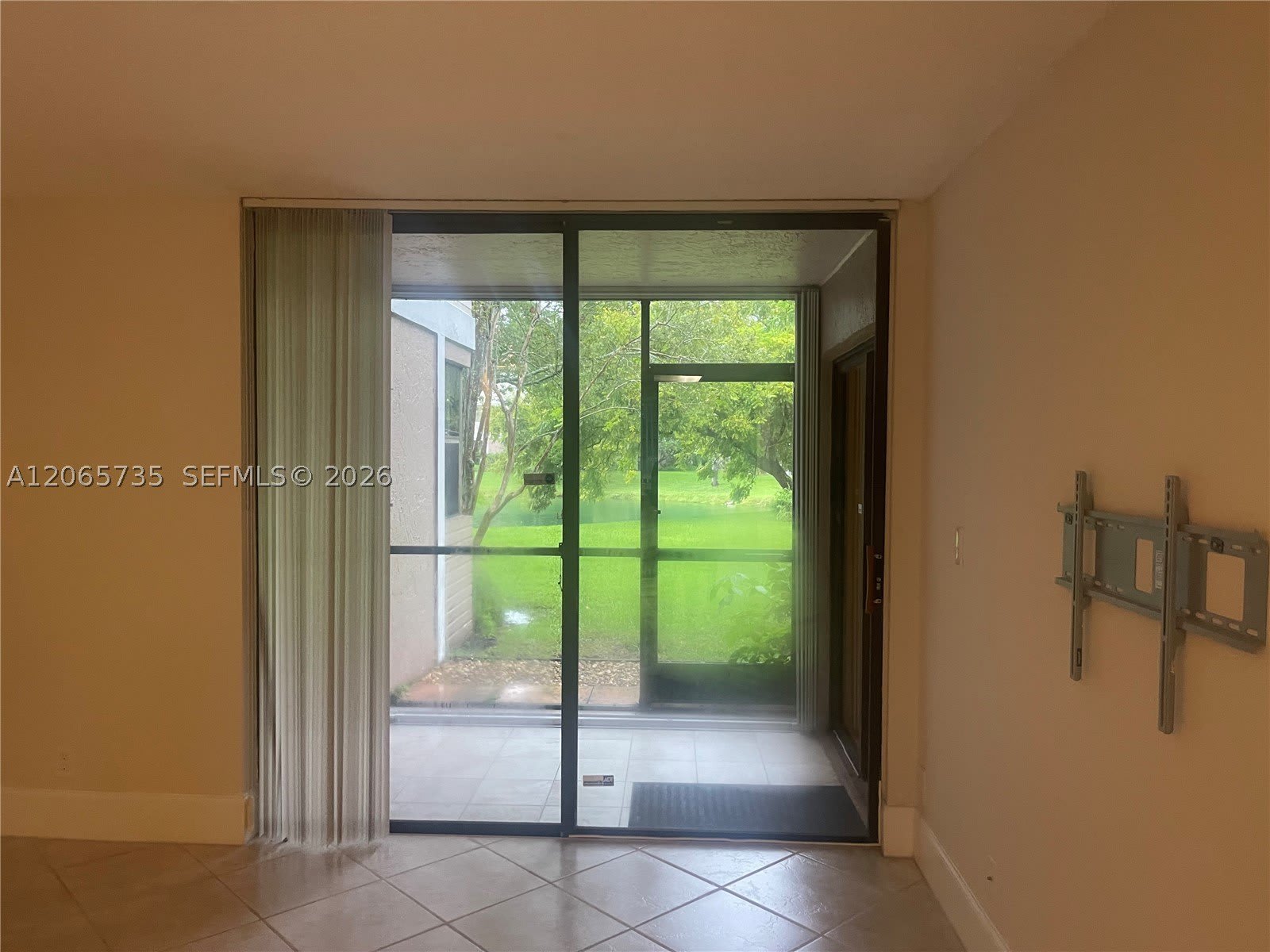 10101 W Sunrise Blvd – photo 4